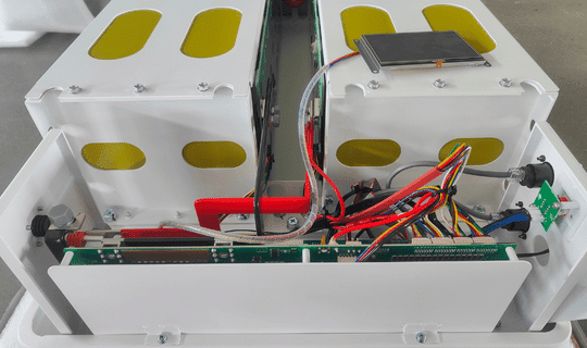 RAKOUR Deep-Cycle-Lithium-Batterie-Lebensdauerdiagramm zeigt 6000 bis 11000 Zyklen bei 90% DoD für 48V LiFePO4-Serie