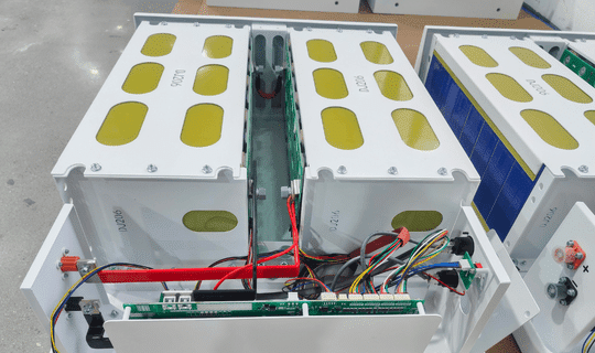 Rakour Energy | LiFePO4 Battery & Energy Storage System Manufacturer — HV & LV Series Grade-A LiFePO4 prismatic cells used in Rakour lithium iron phosphate battery packs, showing cobalt-free thermally stable cell structure for safe residential energy storage and off grid solar applications