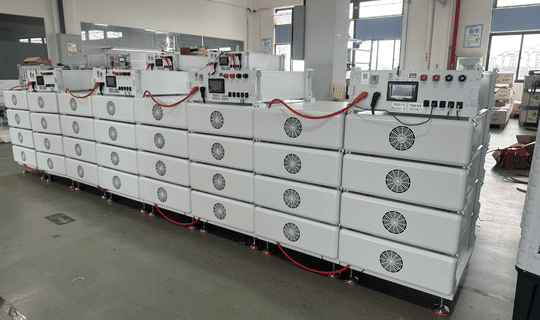 RAKOUR HV rackable 51.2V LiFePO4 Batteriemodule in Serie für kommerzielle Batteriespeicher und Hochspannungs-BESS