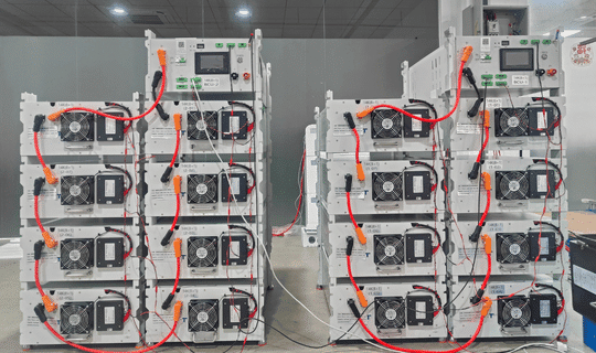 Штабелируемая модульная система LiFePO4-аккумуляторов с возможностью расширения для оптовых проектов